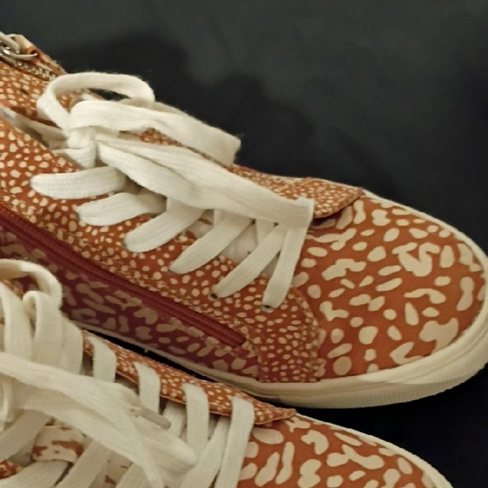 Universal Thread Brown Patterned Sneakers - image 3